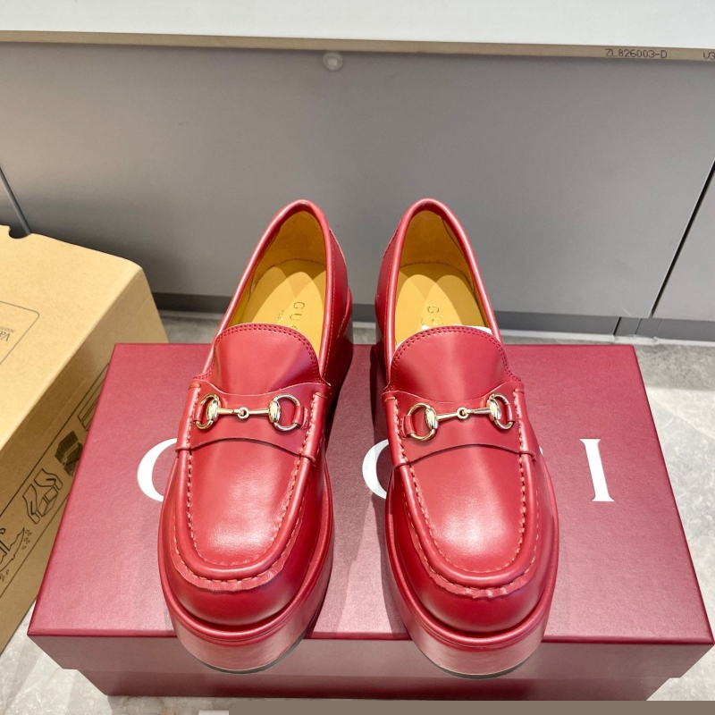 G*u*i leather shoes